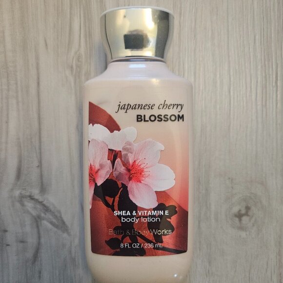 Bath & Body Works Japanese Cherry Blossom Daily Nourishing Body Lotion - 8 FL OZ - Picture 1 of 5